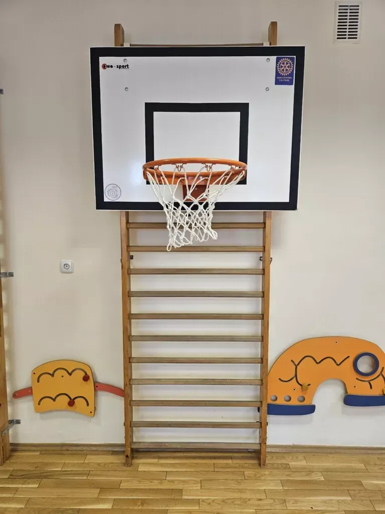 ZSS nr 90 - Prezent dla szkoły